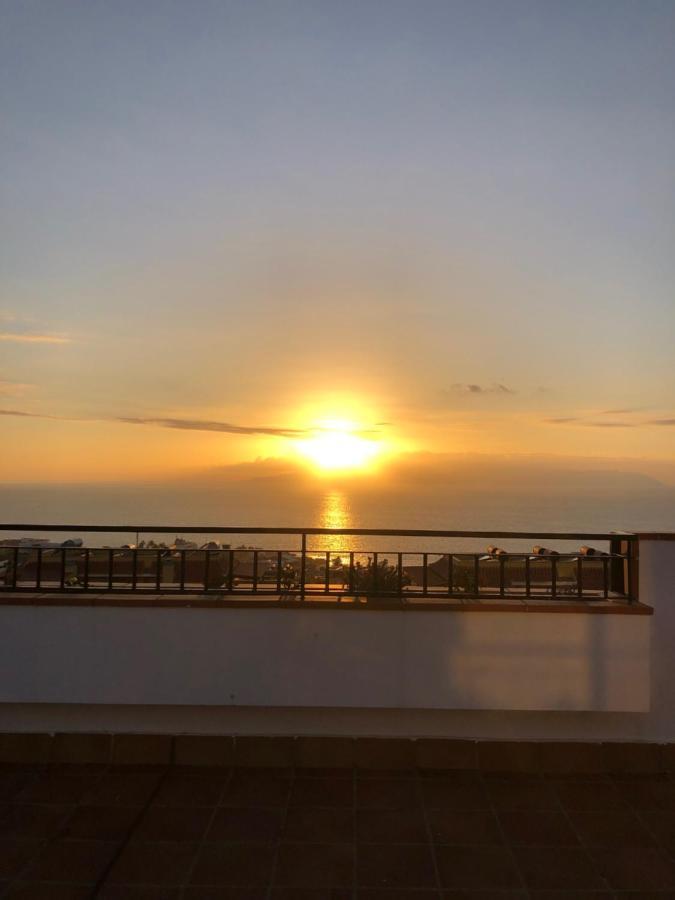 Amazing Duplex With Large Terrace And Sea Views Apartamento Puerto de Santiago  Exterior foto